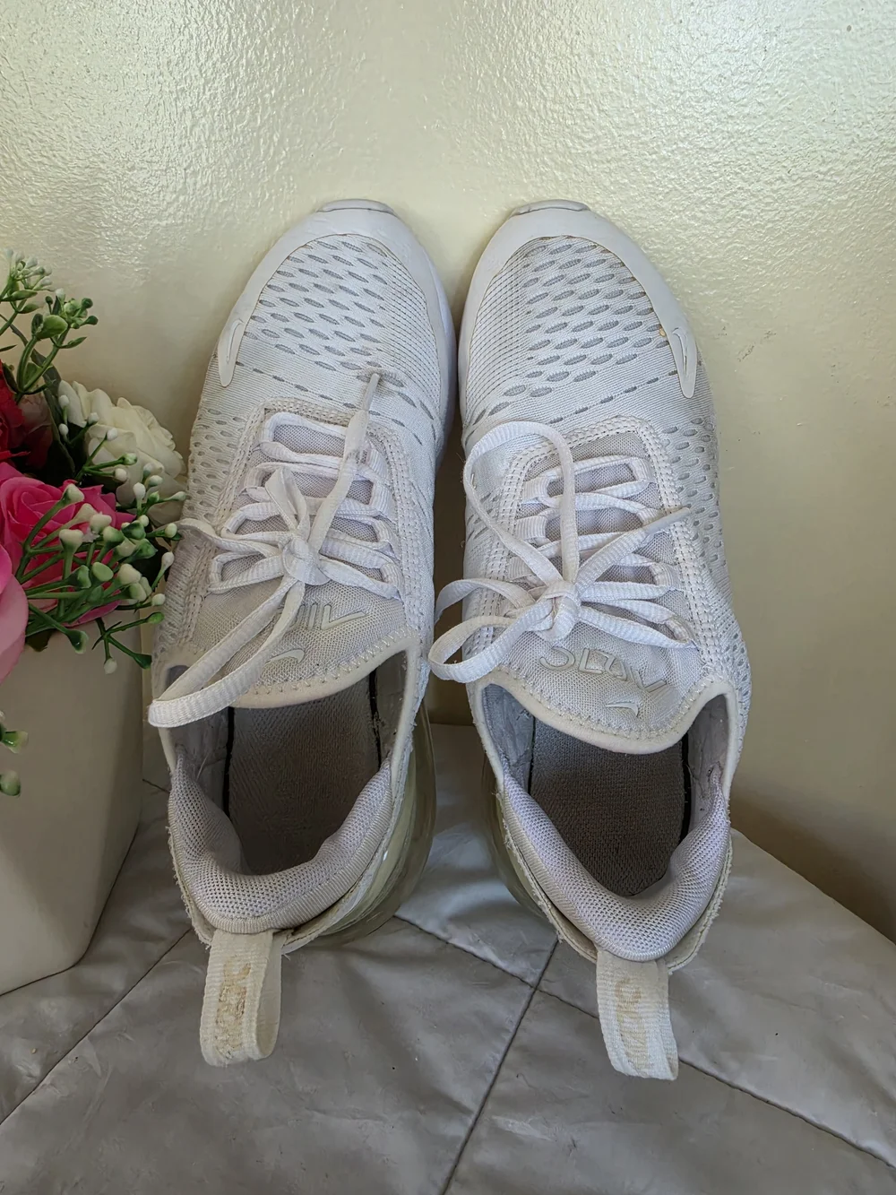 Nike Air Max 270 White Athletic Sneakers 6Y